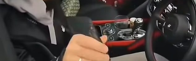 开云体育官网-邮报：对于训练基地外倒卖签名者，曼联球员越来越感到不满