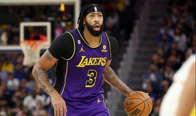 开云-玻璃人属性令浓眉饱受质疑 打满82场成新赛季目标