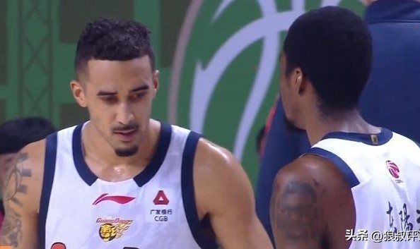 开云体育官网-CBA最新排名：上海爆冷丢榜首 广东双杀南京 辽宁完败青岛引关注