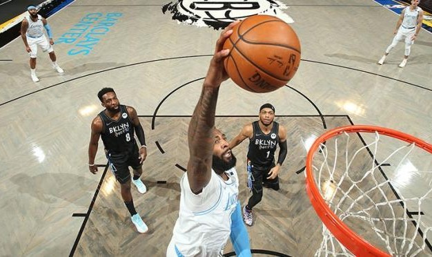 开云APP-詹眉缺席湖人防守依旧无敌 大溃败为篮网敲响警钟